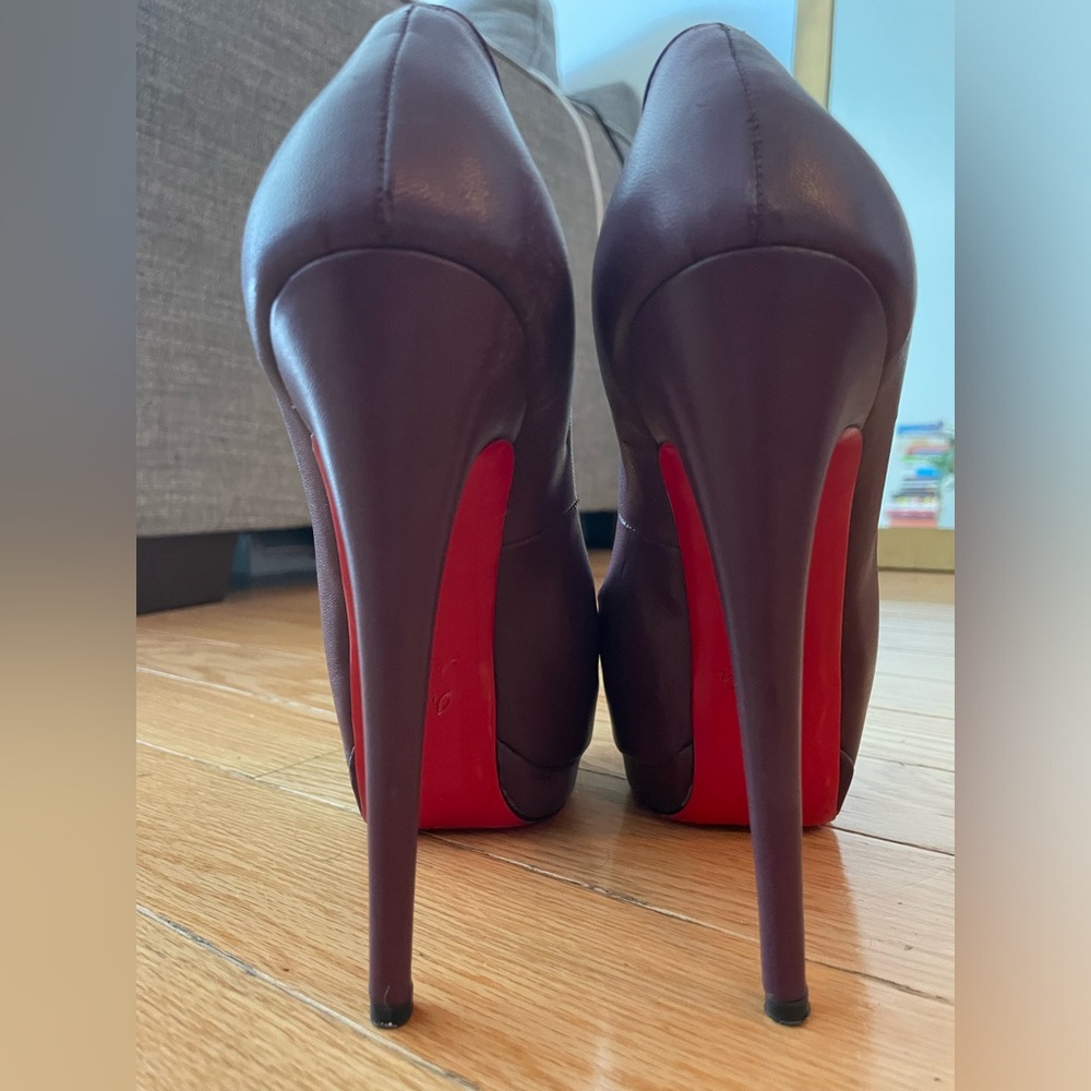 Christian Louboutin leather Pumps